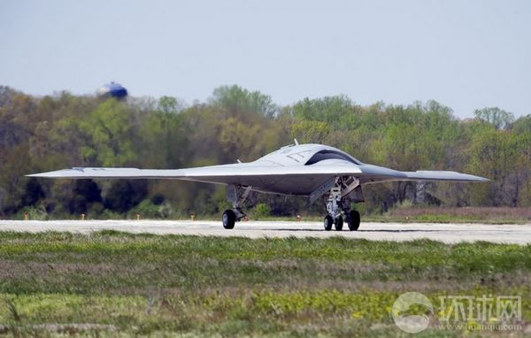 資料圖：X-47B無人機進行飛行測試。