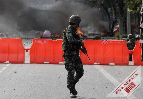 泰軍與紅衫軍沖突已致24人遇難211人受傷