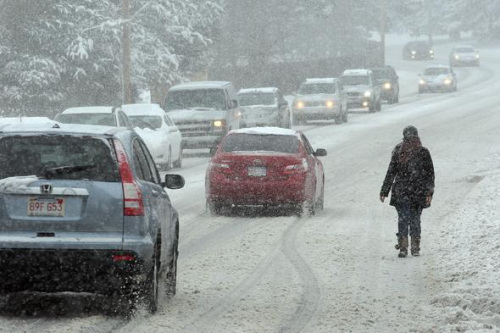 美國東部遭暴風雪侵襲波士頓等地積雪逾30厘米