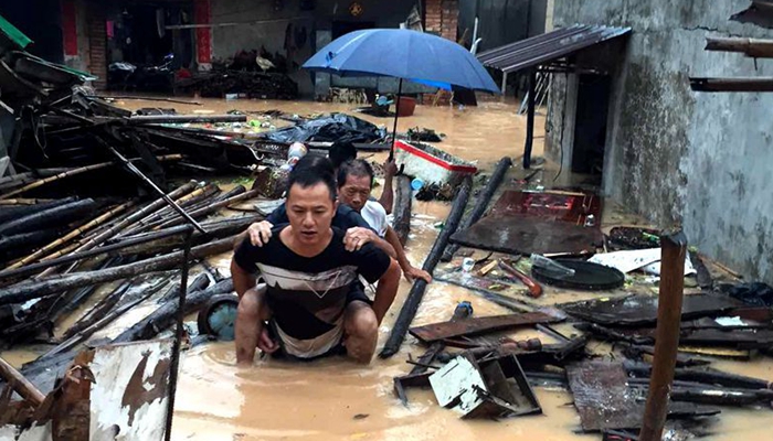 漳浦強降雨致多處內(nèi)澇嚴(yán)重 各方緊急救援